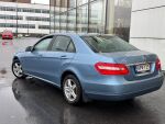 Mercedes-Benz E 2010 Sininen