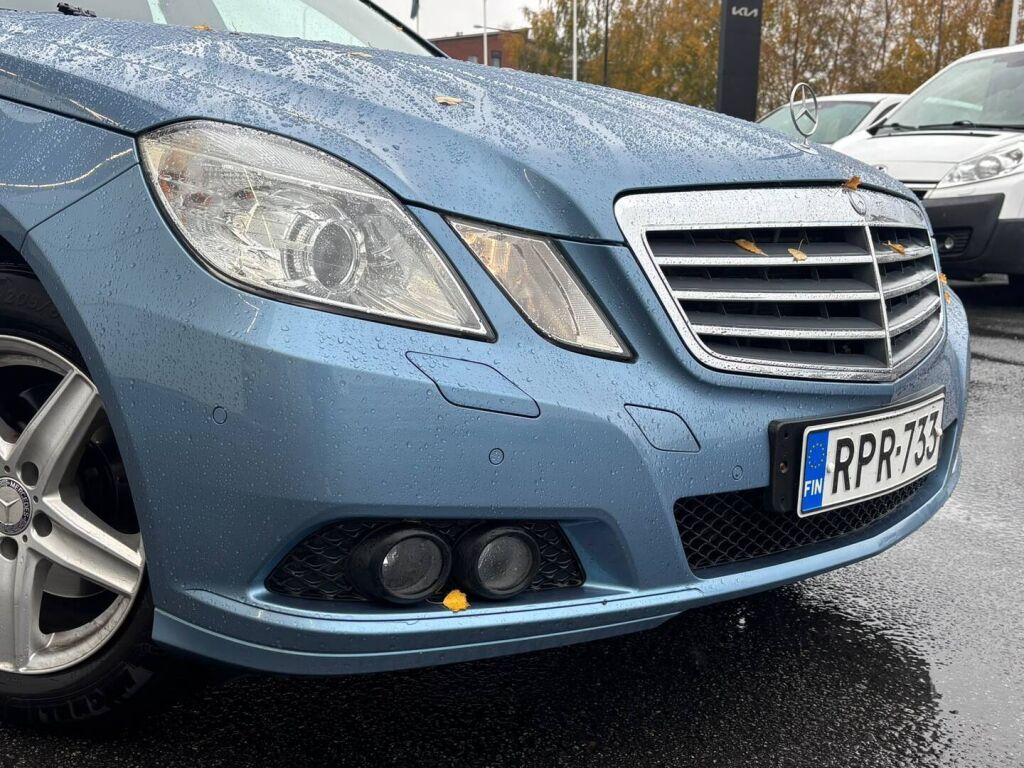 Mercedes-Benz E 2010 Sininen