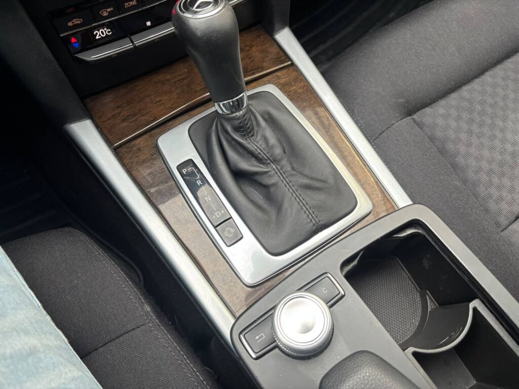Mercedes-Benz E 2010 Sininen