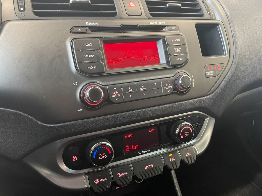 Kia Rio 2012 Valkoinen