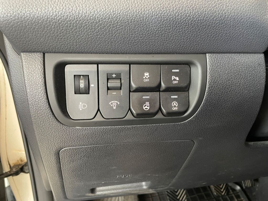 Kia Rio 2012 Valkoinen