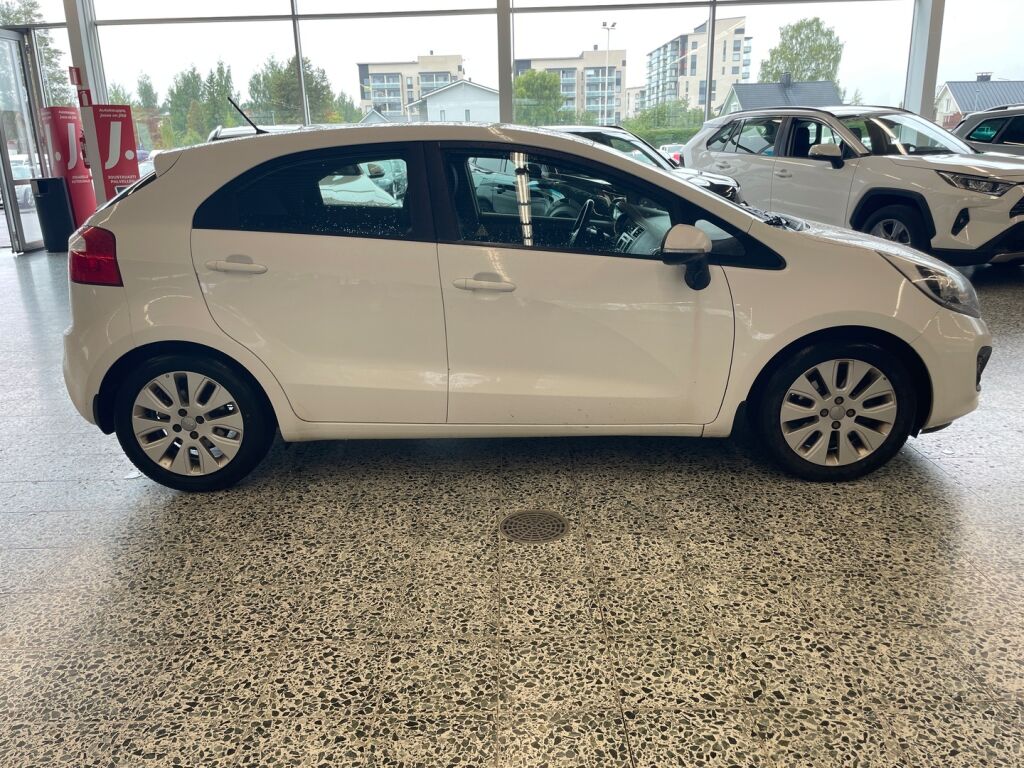 Kia Rio 2012 Valkoinen