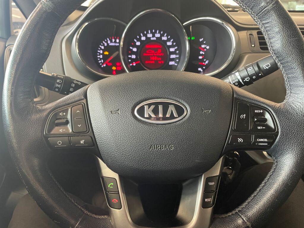 Kia Rio 2012 Valkoinen