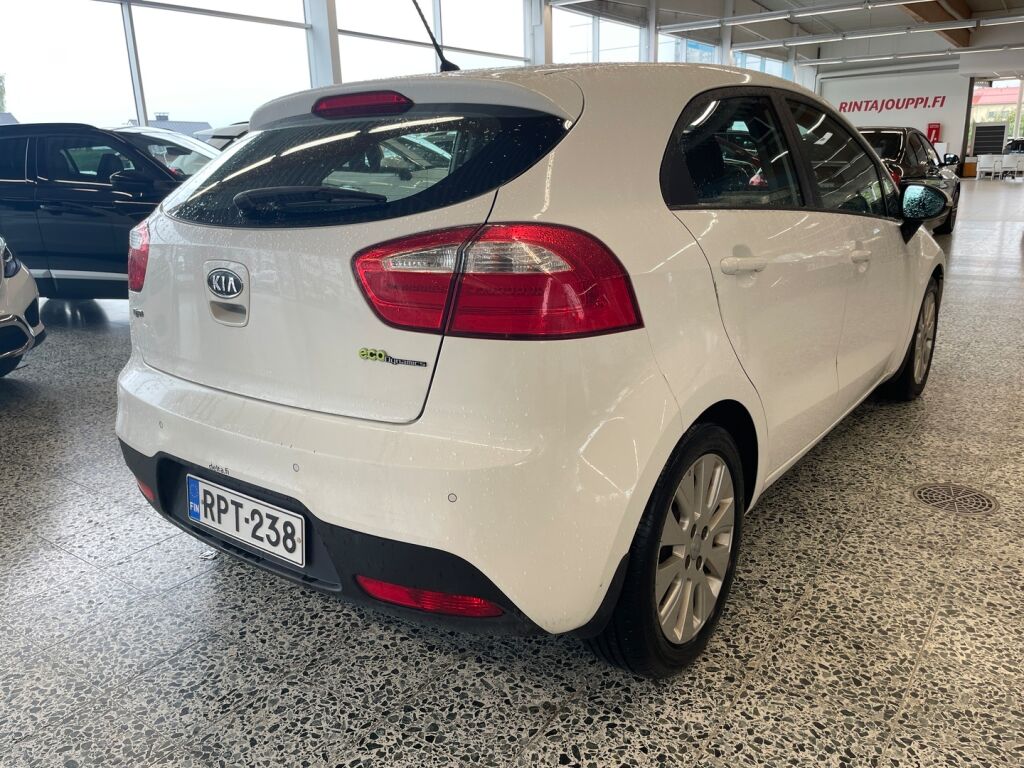 Kia Rio 2012 Valkoinen
