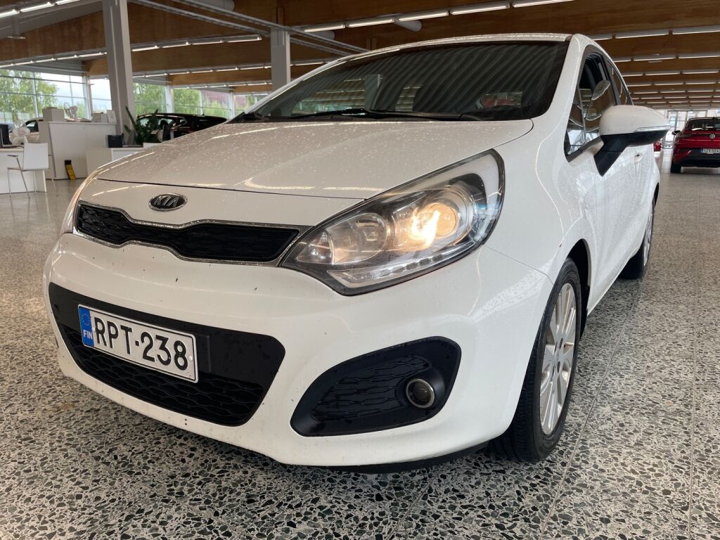 Kia Rio 2012 Valkoinen