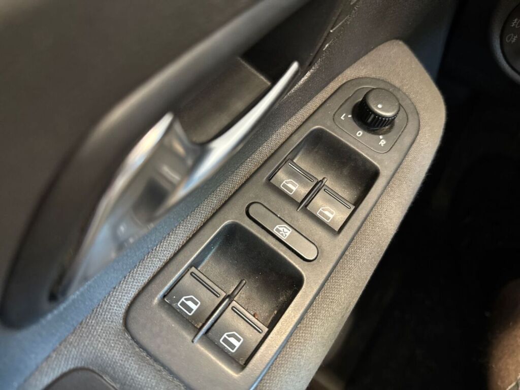 Volkswagen Amarok 2012 Ruskea (beige)