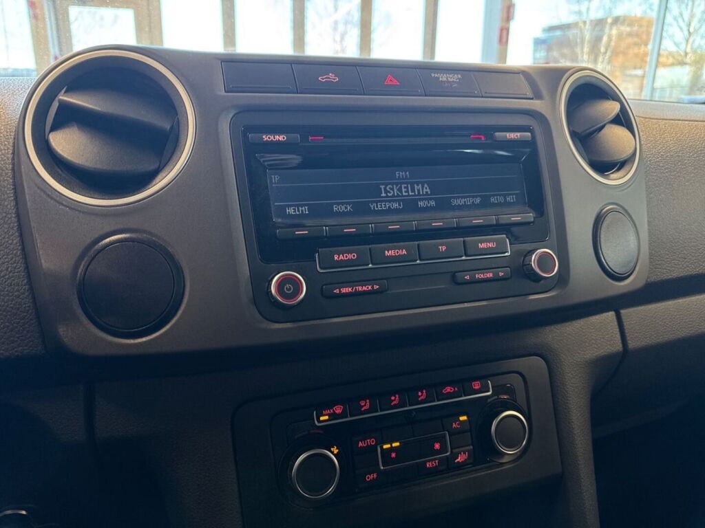 Volkswagen Amarok 2012 Ruskea (beige)