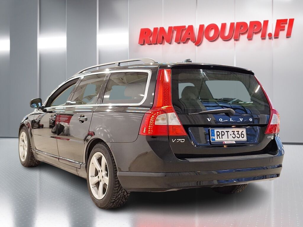 Volvo V70 2012 Musta