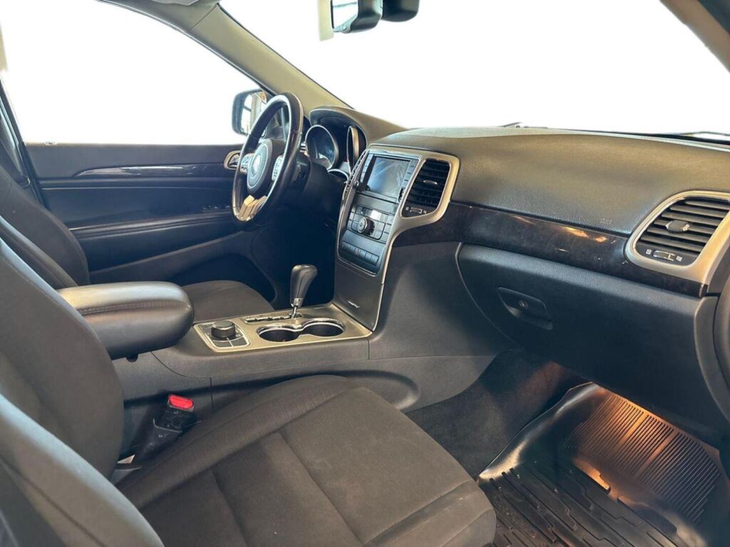 Jeep Grand Cherokee 2012 Musta