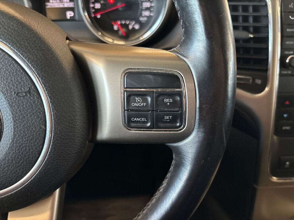Jeep Grand Cherokee 2012 Musta