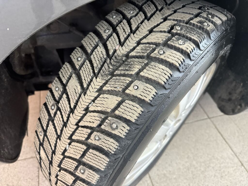 Mercedes-Benz A 2012 Harmaa