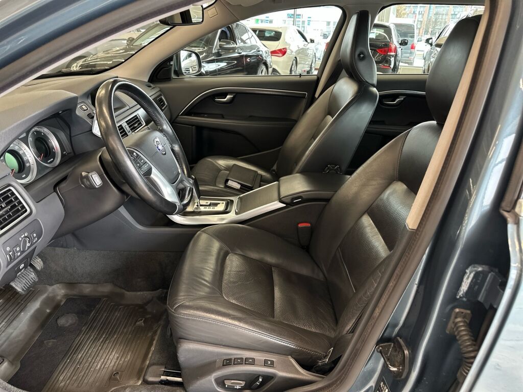 Volvo V70 2012 Sininen