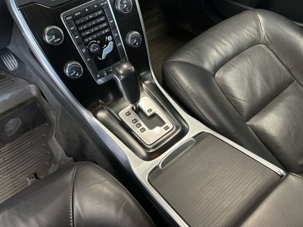 Volvo V70 2012 Sininen