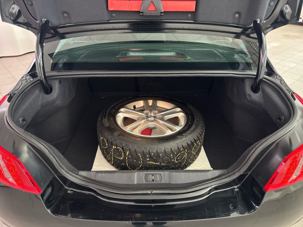 Peugeot 508 2012 Musta