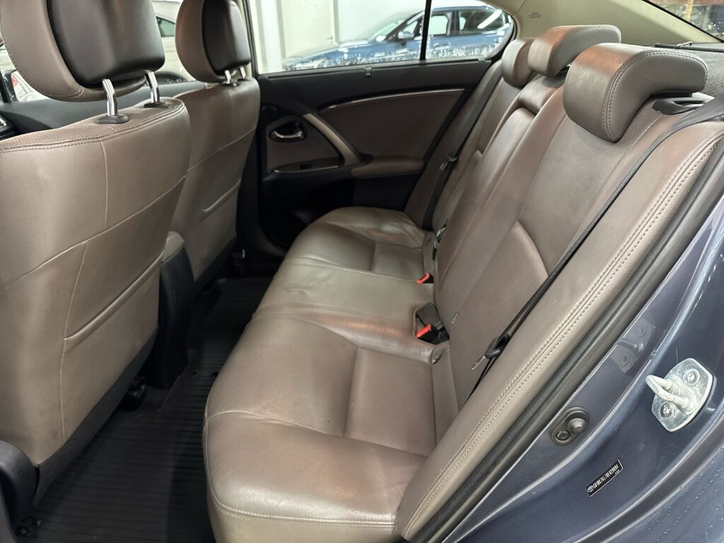 Toyota Avensis 2012 Sininen