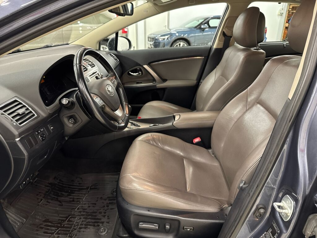 Toyota Avensis 2012 Sininen