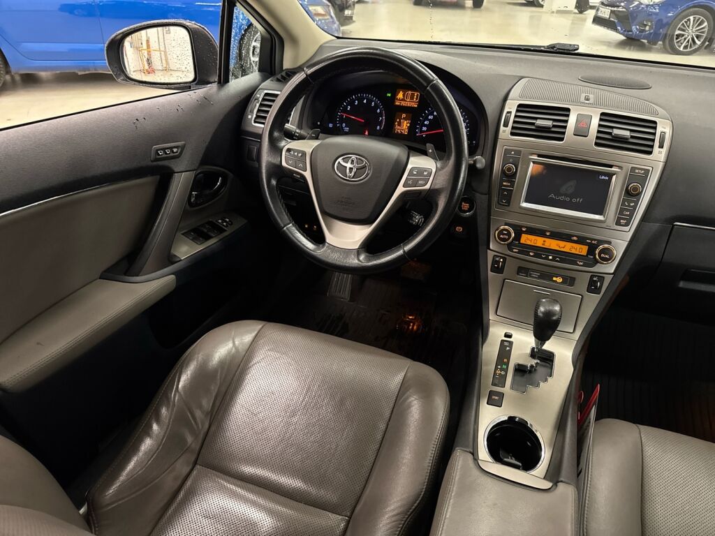 Toyota Avensis 2012 Sininen