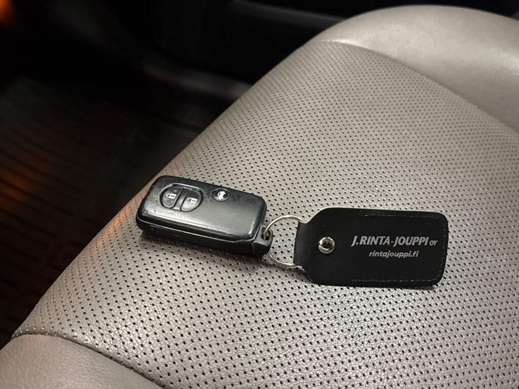 Toyota Avensis 2012 Sininen