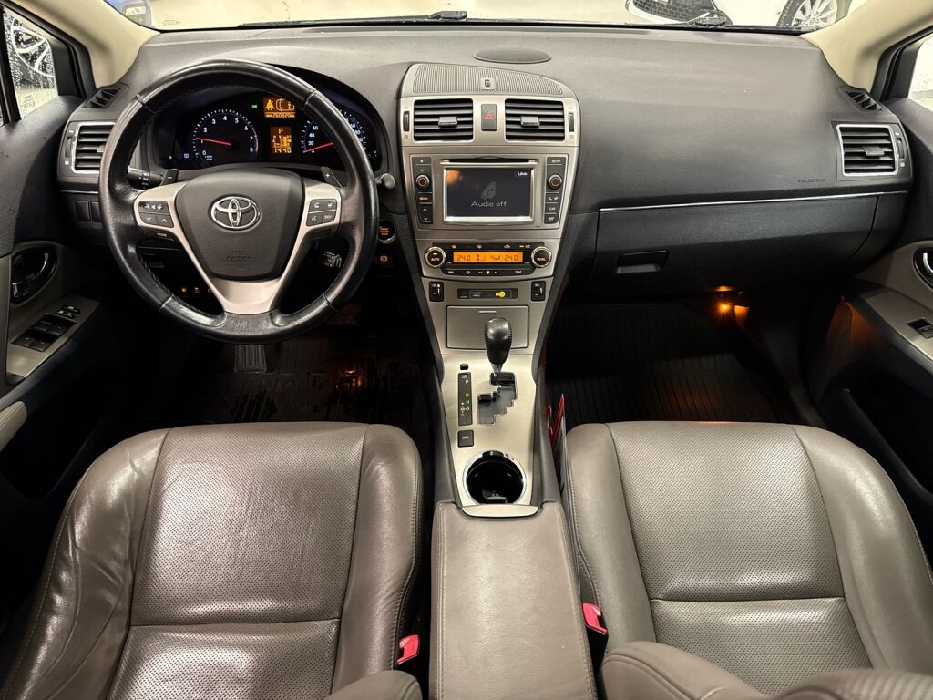 Toyota Avensis 2012 Sininen