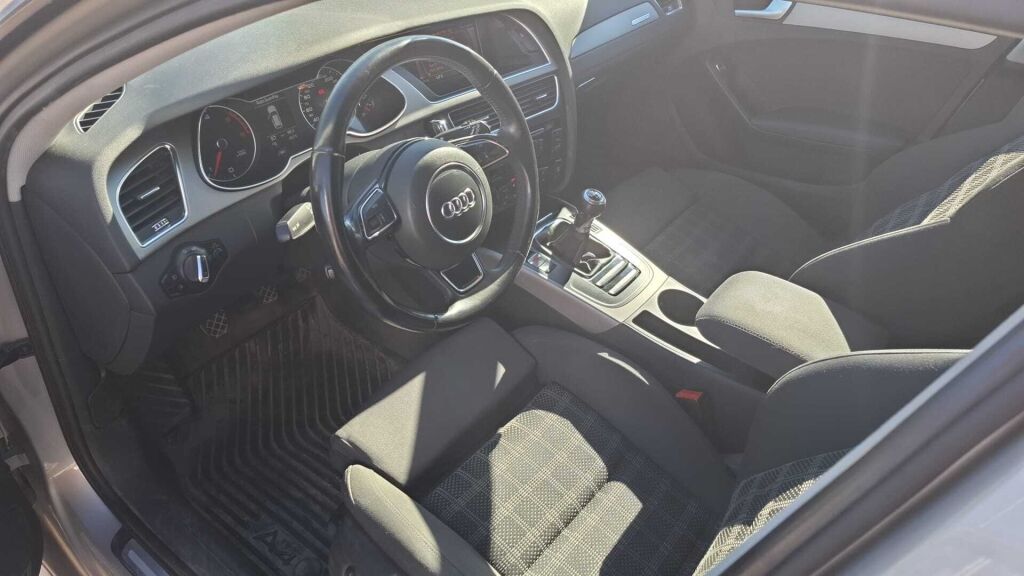 Audi A4 2013 Hopea