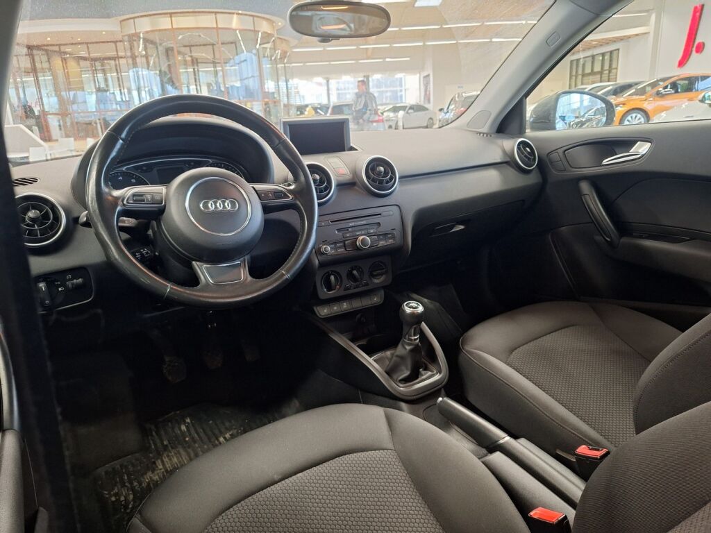 Audi A1 2012 Musta