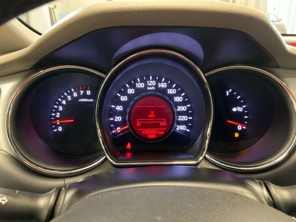 Kia Ceed 2013 Hopea
