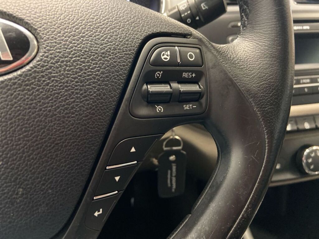 Kia Ceed 2013 Hopea