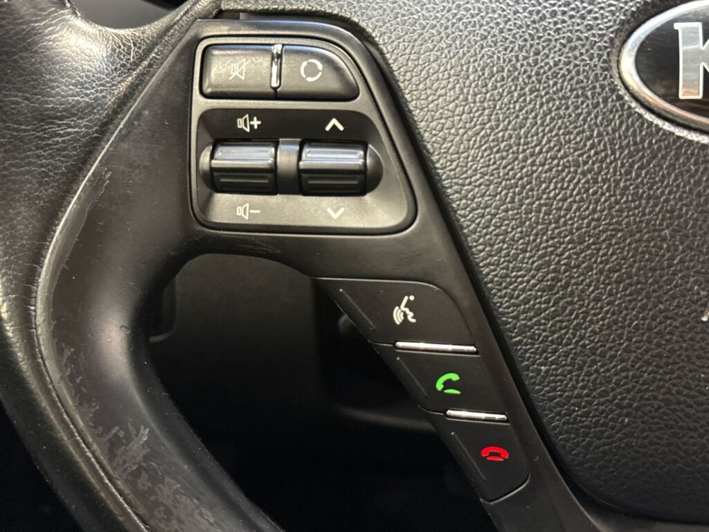 Kia Ceed 2013 Punainen