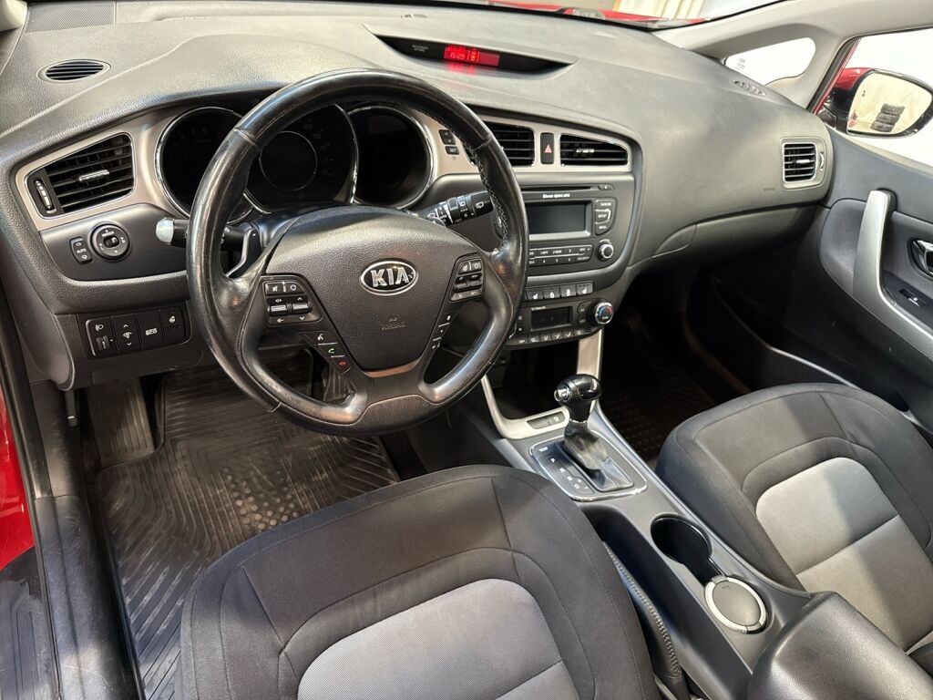 Kia Ceed 2013 Punainen