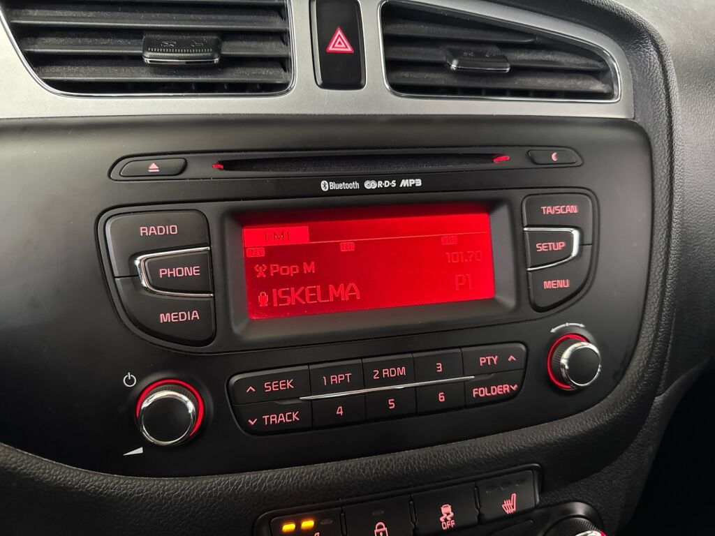 Kia Ceed 2013 Punainen