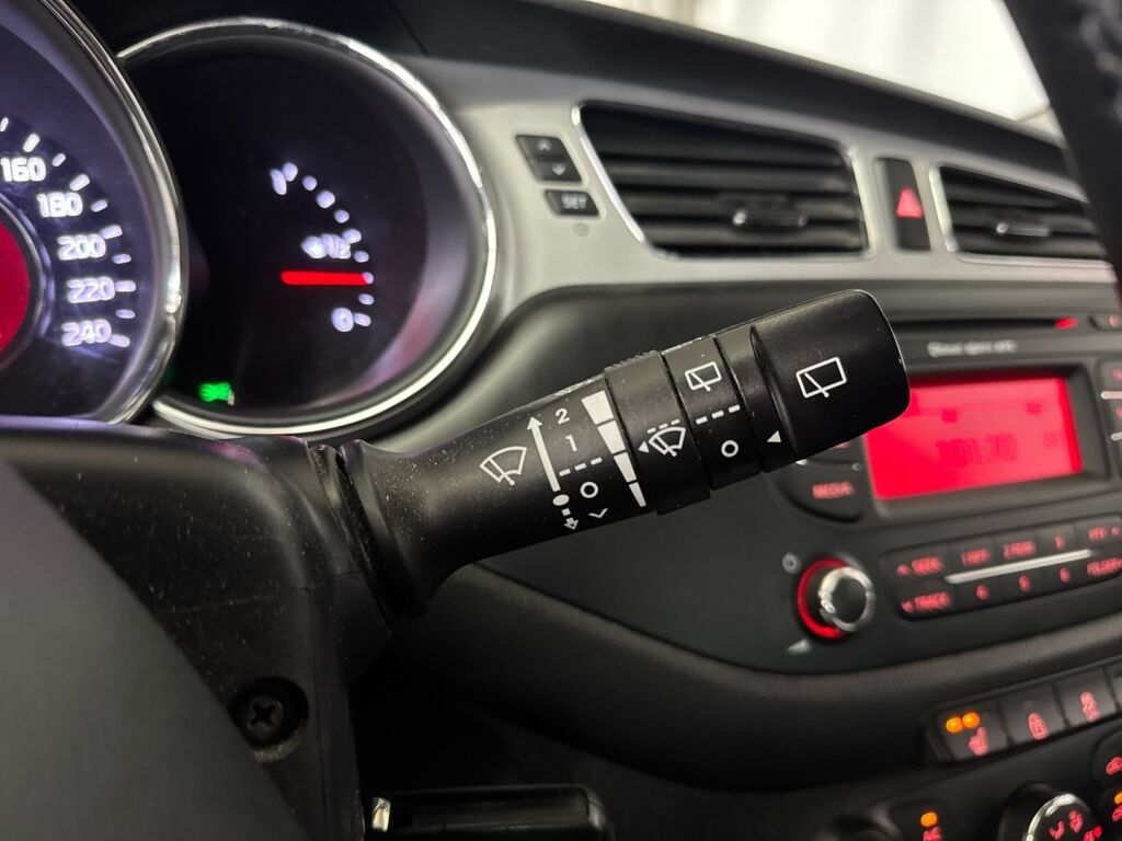 Kia Ceed 2013 Punainen