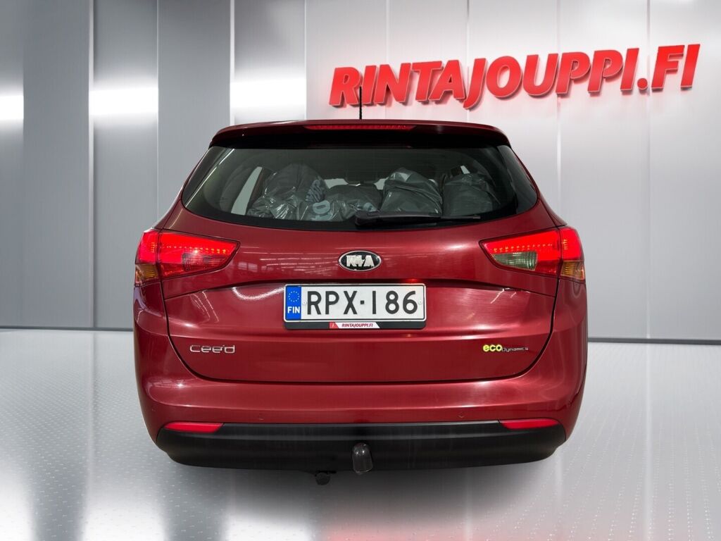 Kia Ceed 2013 Punainen