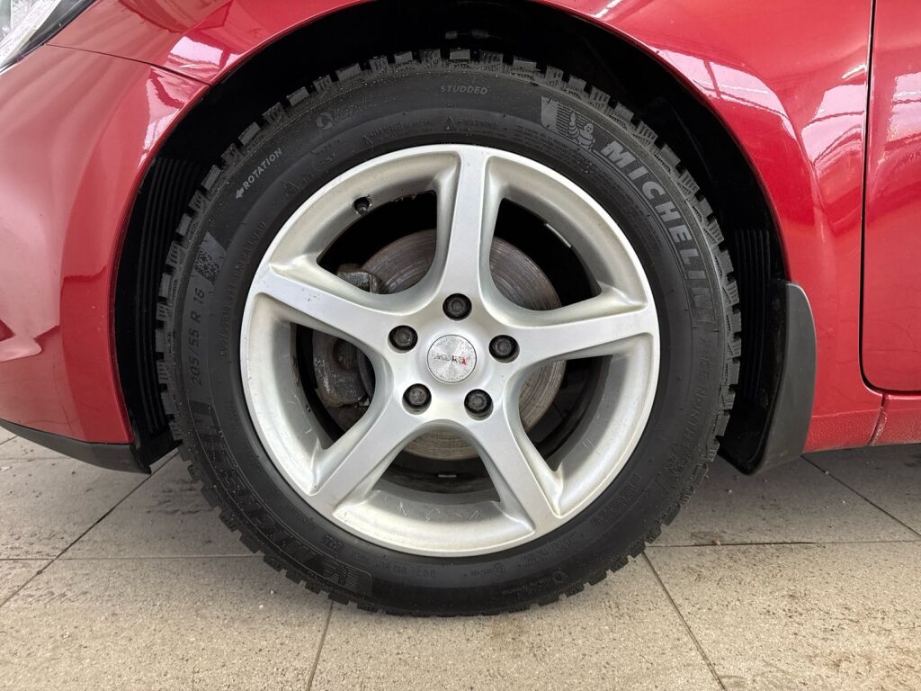 Kia Ceed 2013 Punainen