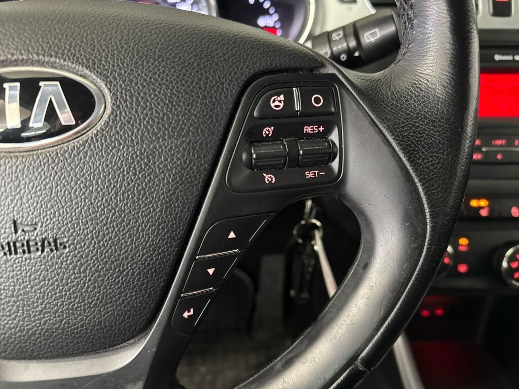 Kia Ceed 2013 Punainen