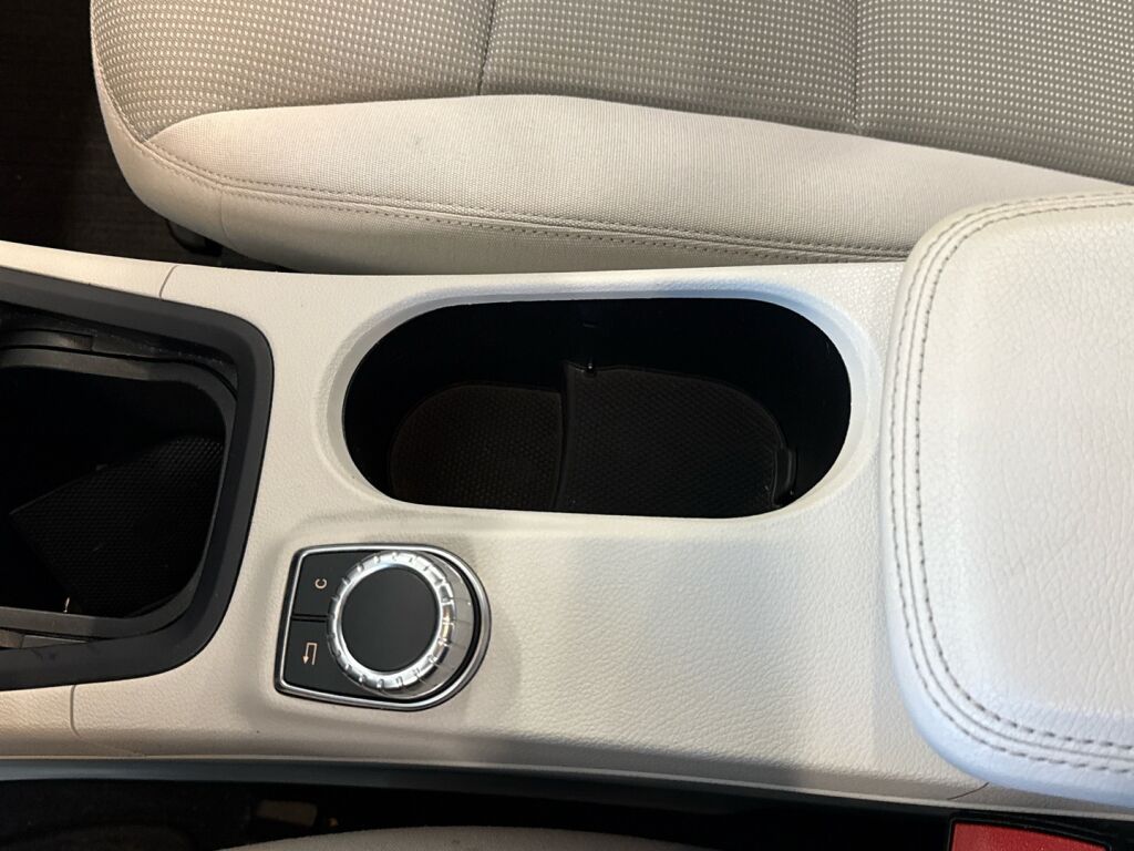 Mercedes-Benz B 2013 Valkoinen