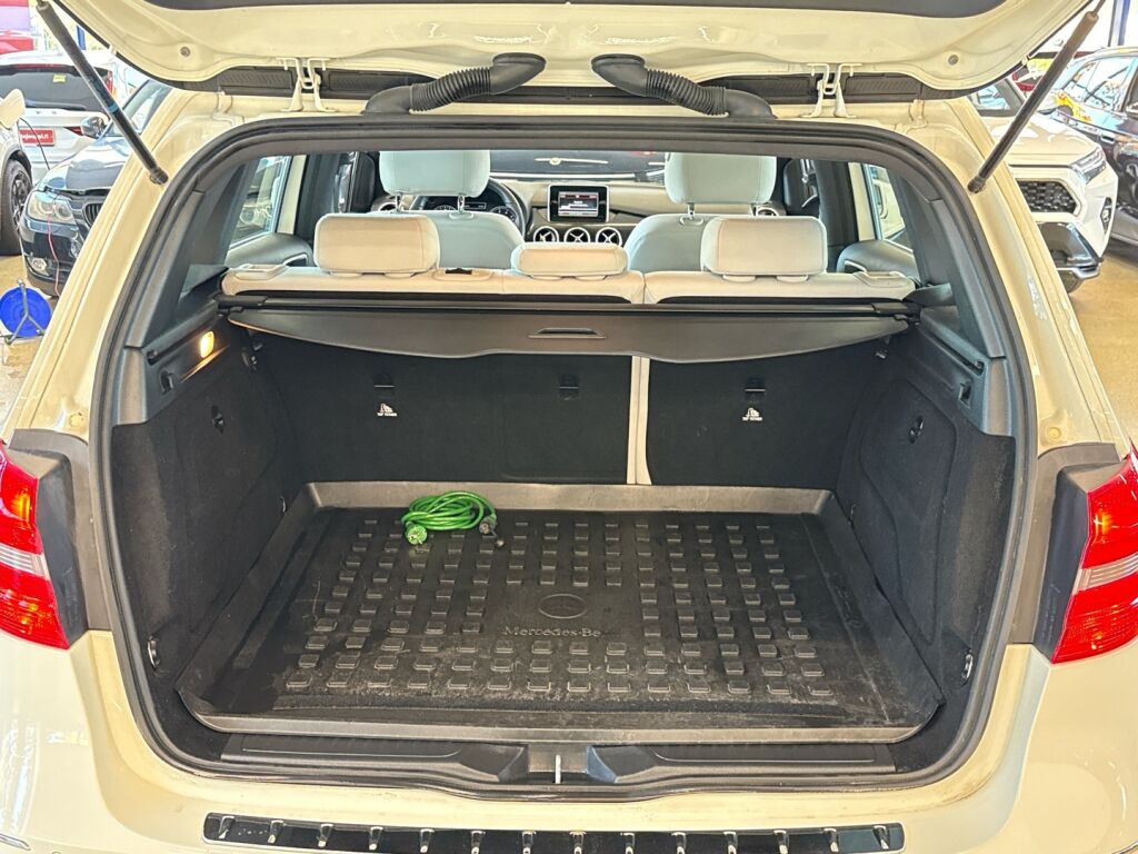 Mercedes-Benz B 2013 Valkoinen