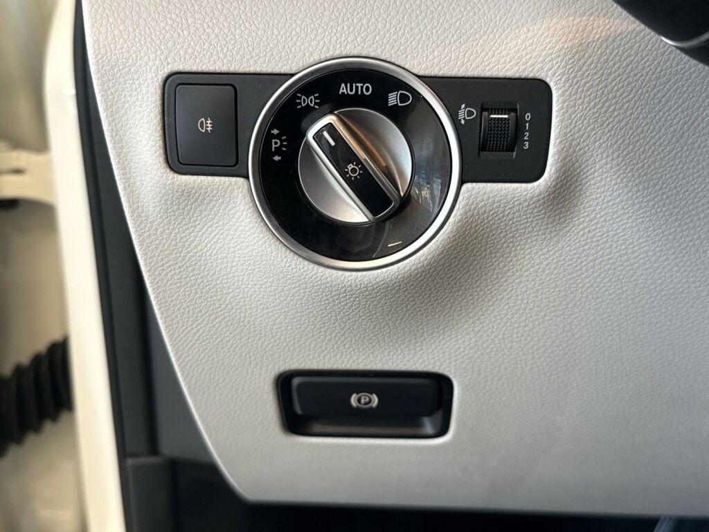 Mercedes-Benz B 2013 Valkoinen