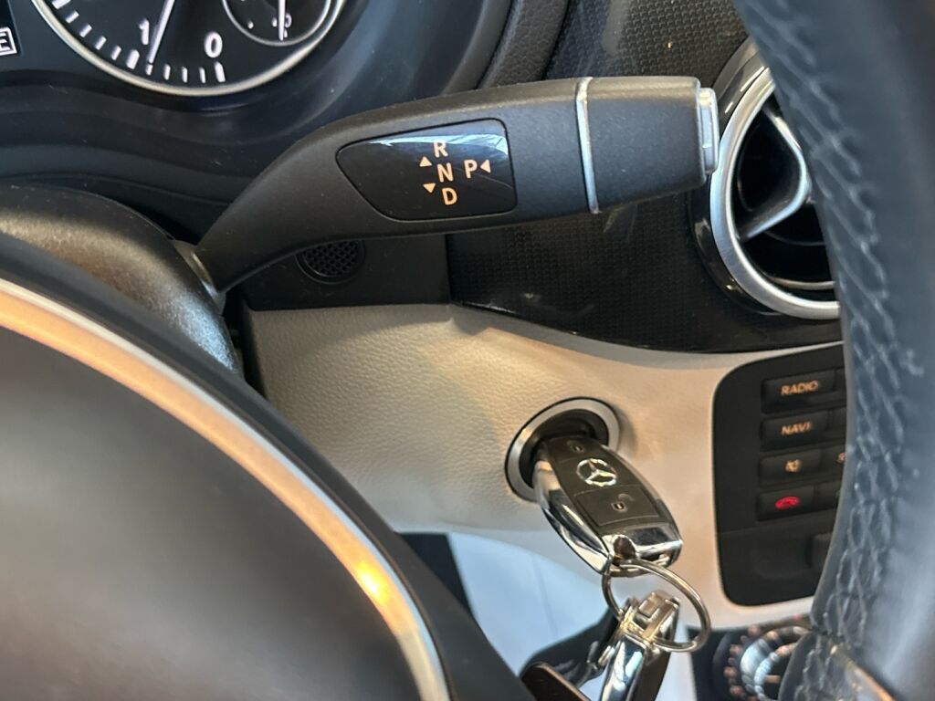 Mercedes-Benz B 2013 Valkoinen