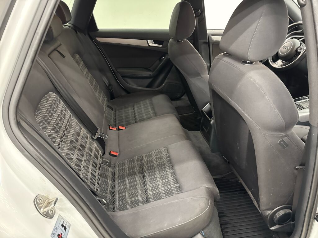 Audi A4 2013 Valkoinen