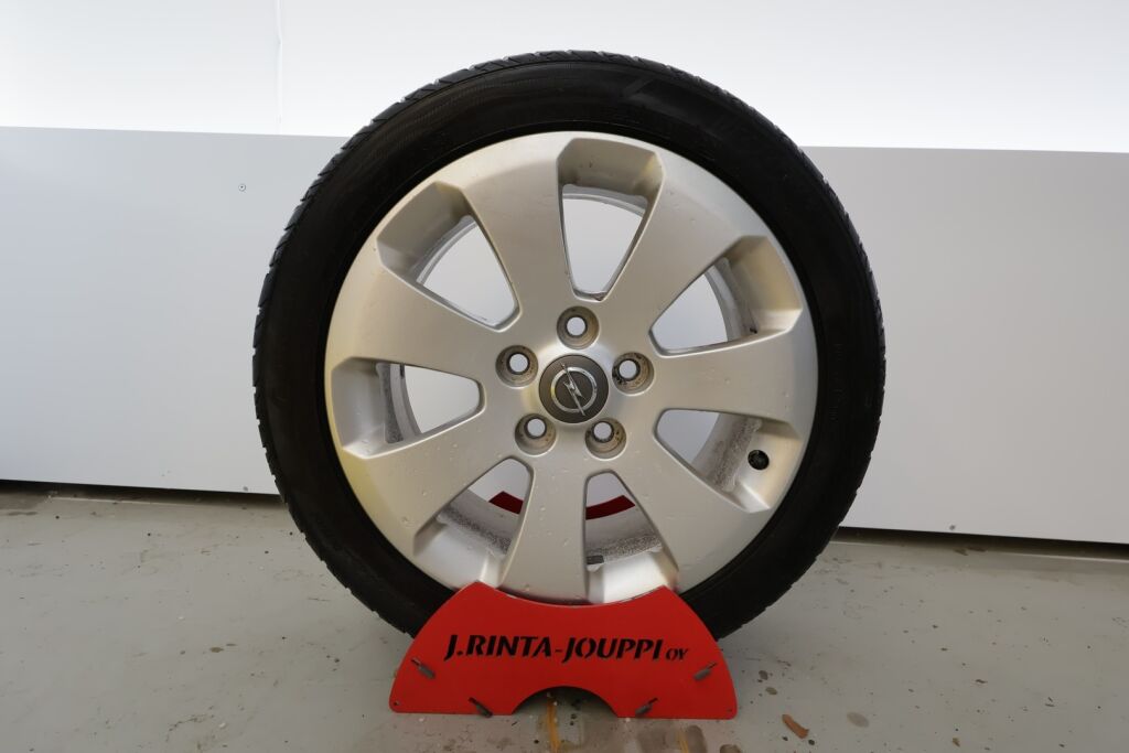 Opel Insignia 2013 Hopea