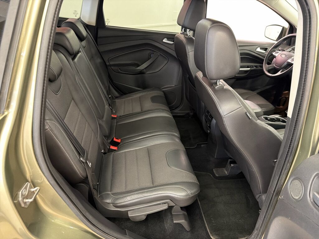 Ford Kuga 2013 Ruskea (beige)