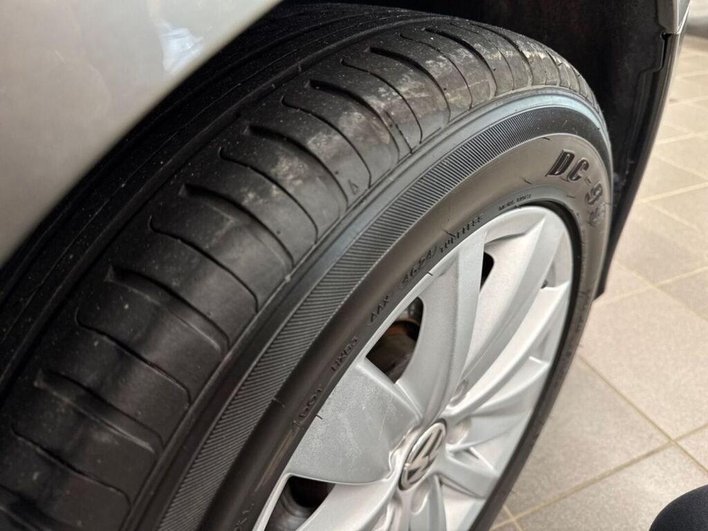 Volkswagen Passat 2013 Ruskea (beige)