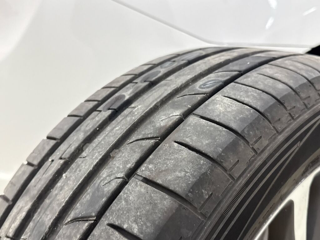 Toyota Avensis 2013 Valkoinen