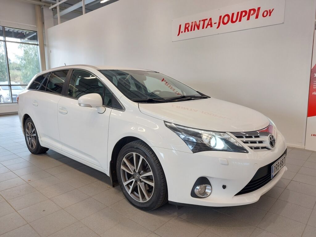 Toyota Avensis 2013 Valkoinen