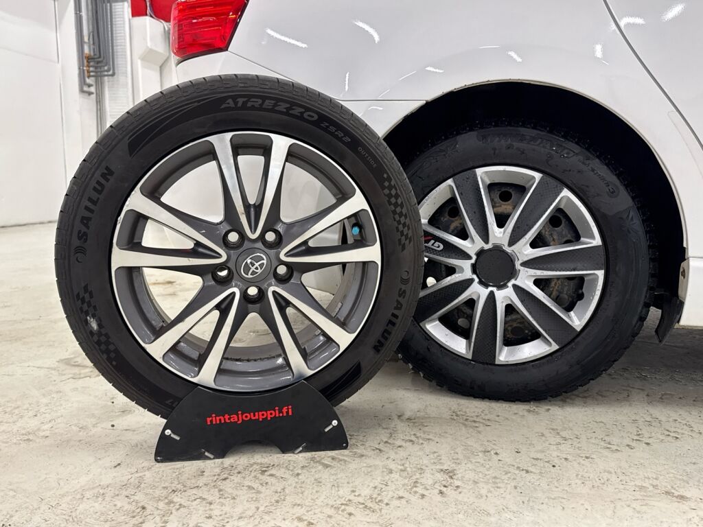 Toyota Avensis 2013 Valkoinen