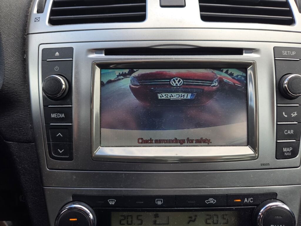 Toyota Avensis 2013 Valkoinen