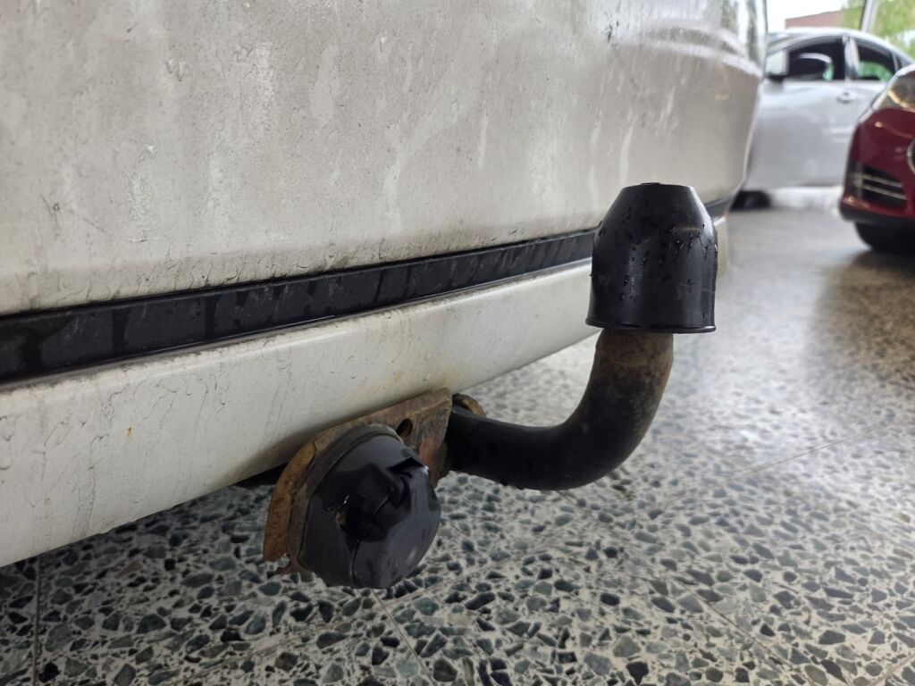 Toyota Avensis 2013 Valkoinen