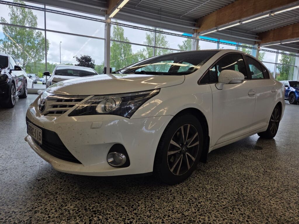 Toyota Avensis 2013 Valkoinen