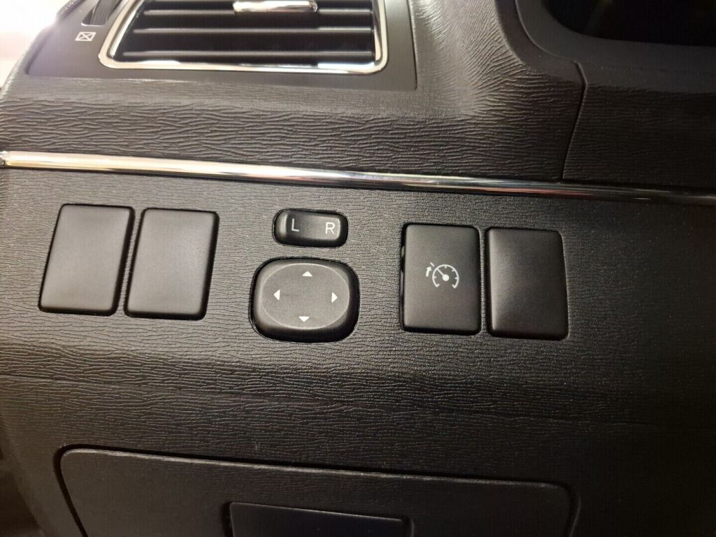 Toyota Avensis 2013 Hopea