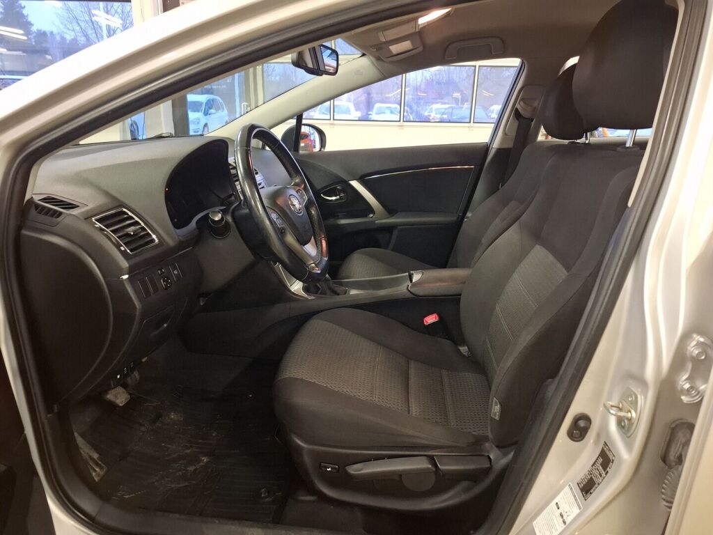 Toyota Avensis 2013 Hopea